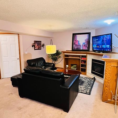 A Classic Homely Basement Suite! Chestermere Exterior foto