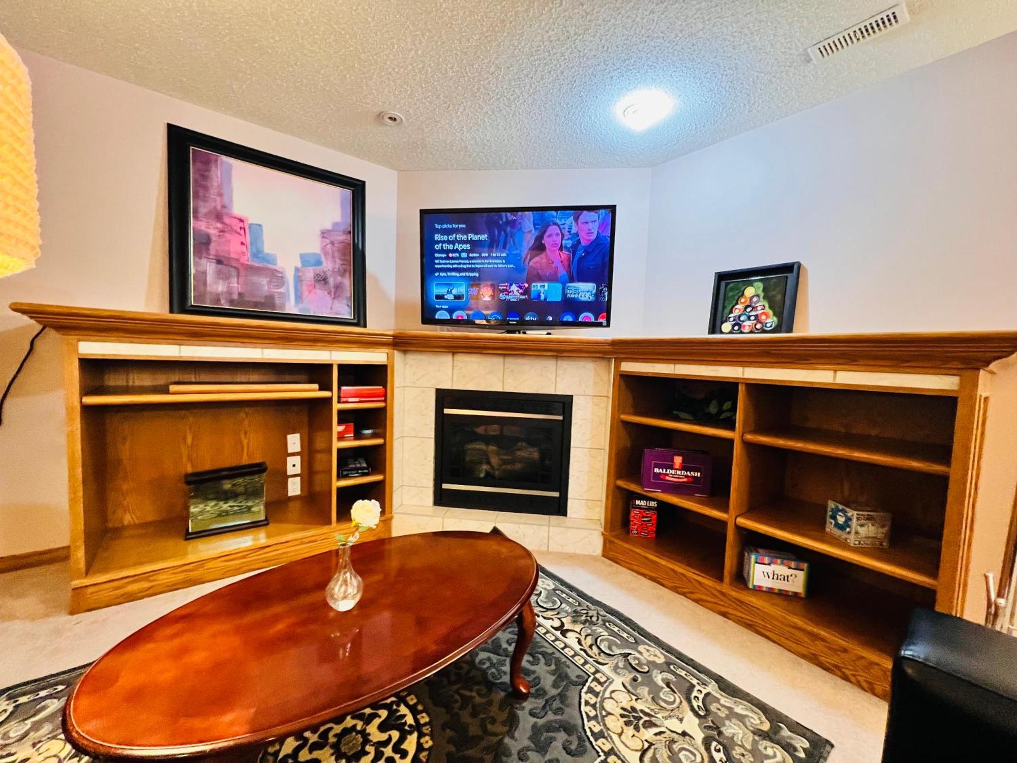 A Classic Homely Basement Suite! Chestermere Exterior foto