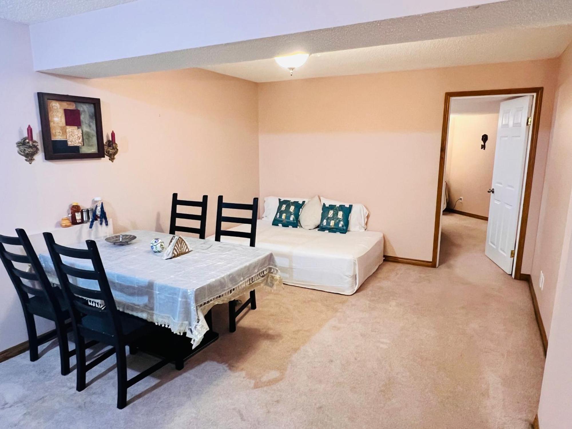 A Classic Homely Basement Suite! Chestermere Exterior foto